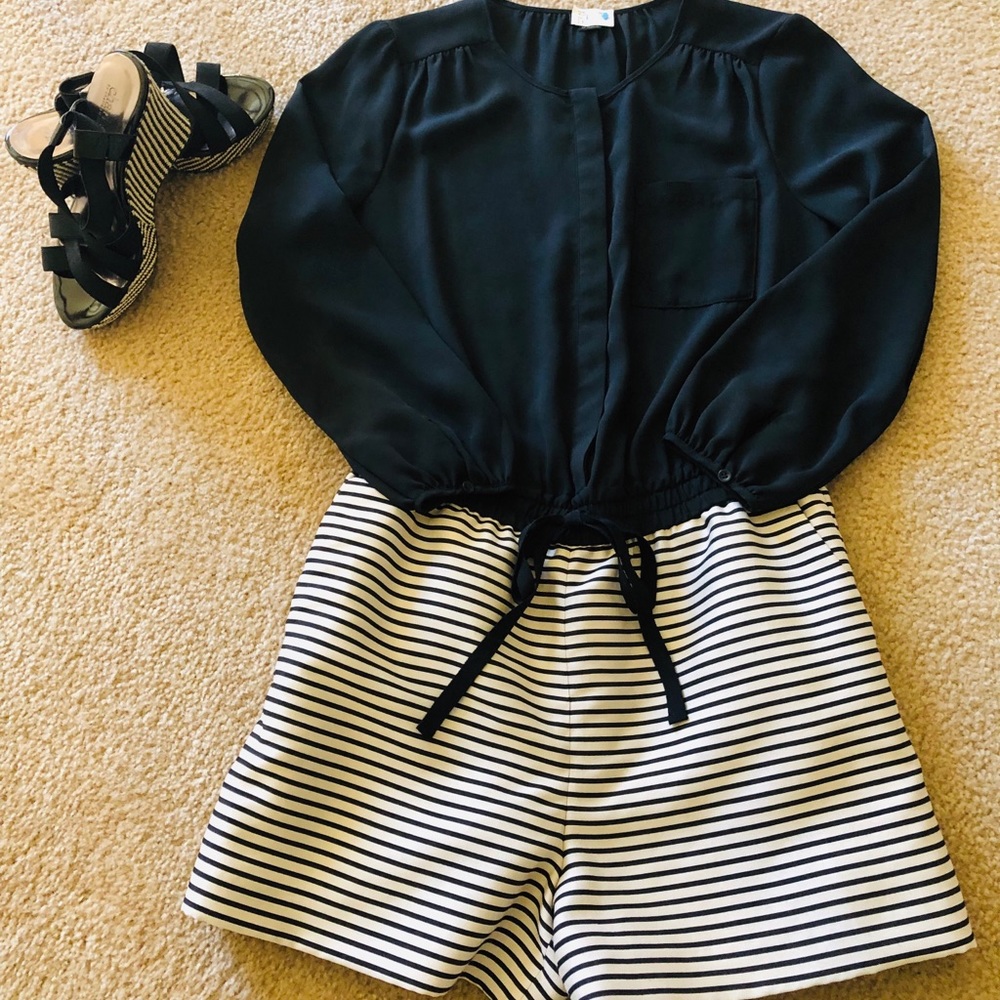 LOFT Romper size 10P with pockets!